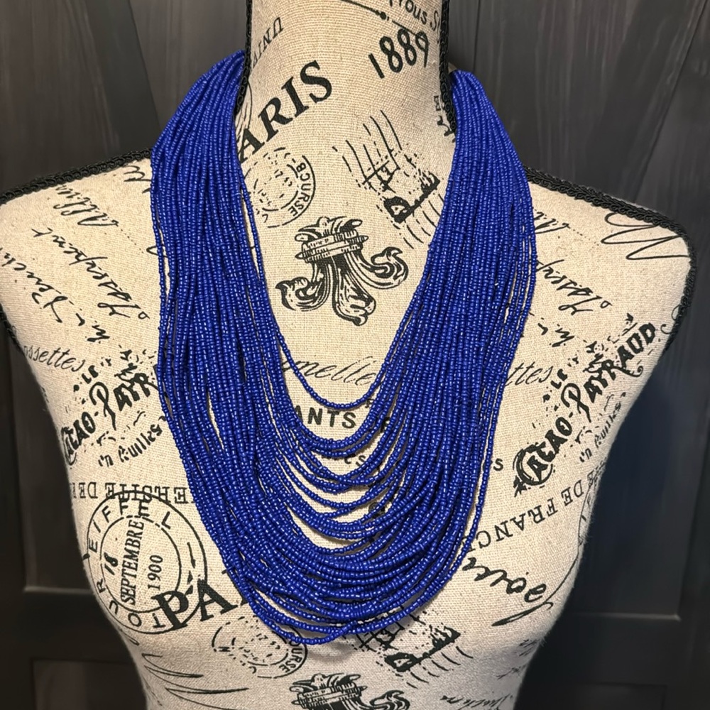 Eye Candy blue beaded necklace
